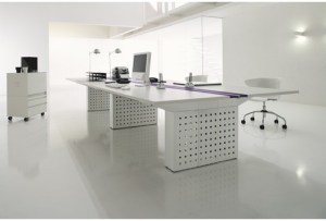 escritorio-en-blanco-estudio-interiorismo-es