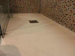 Plato-de-Ducha-carga-Mineral-foto