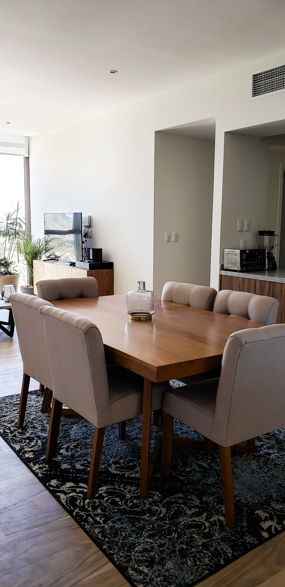 Decorar y amueblar una vivienda desde cero en una semana.