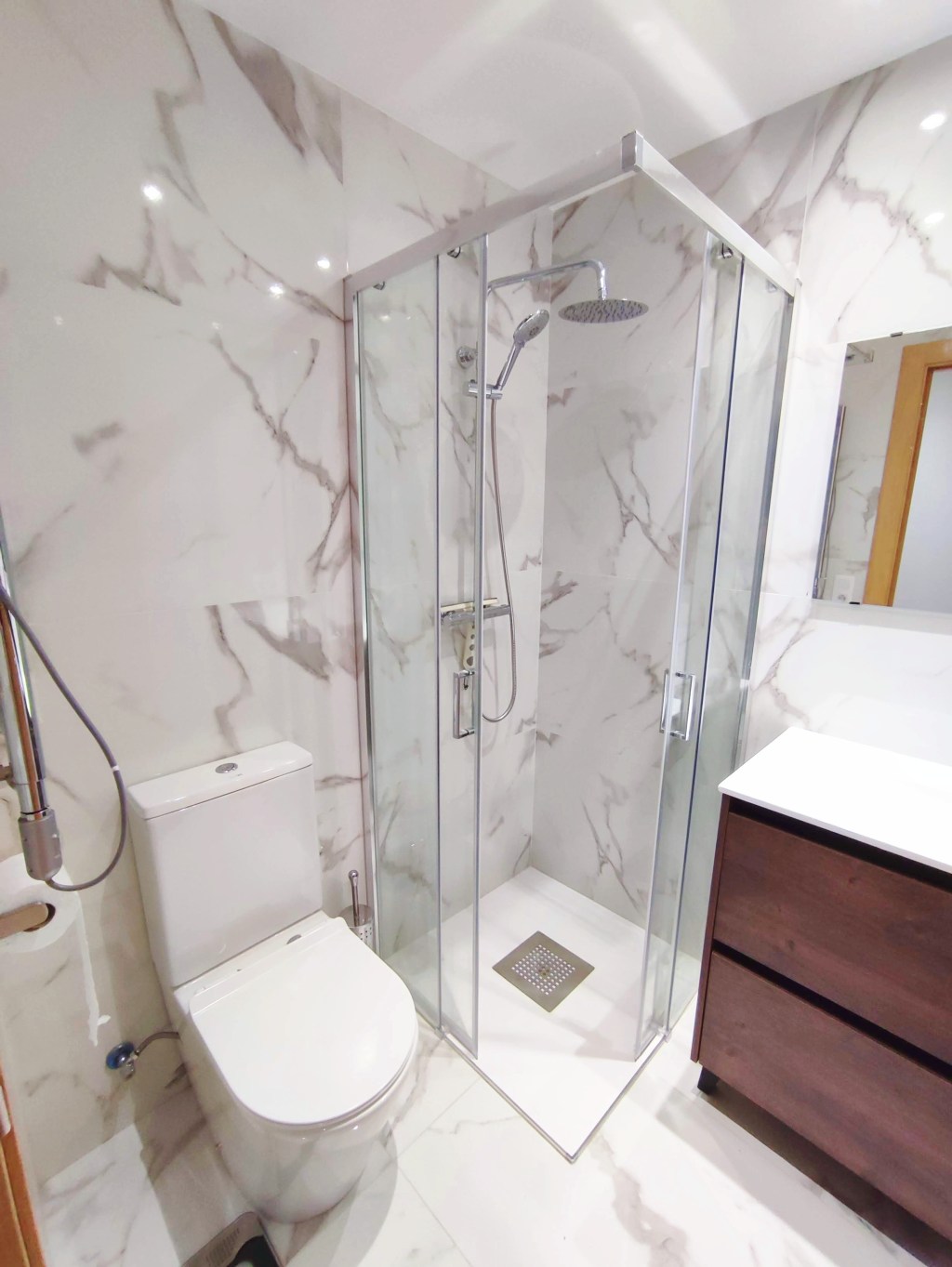 Komuna baten birmoldaketa/Baño reformado